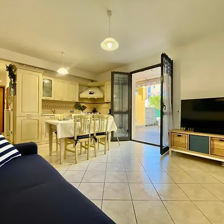 Apartment 400m Dal Mare Giardino - Wifi - A/c - Posto Auto