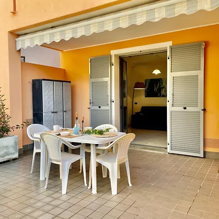 Apartment 400m Dal Mare Giardino - Wifi - A/c - Posto Auto